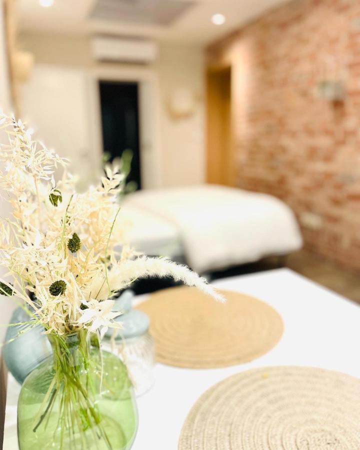 La Petite Halte Bed & Breakfast Comines-Warneton Exterior foto